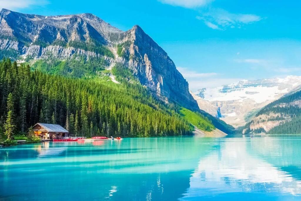 Cozy Suites In Calgary Area Balzac Esterno foto
