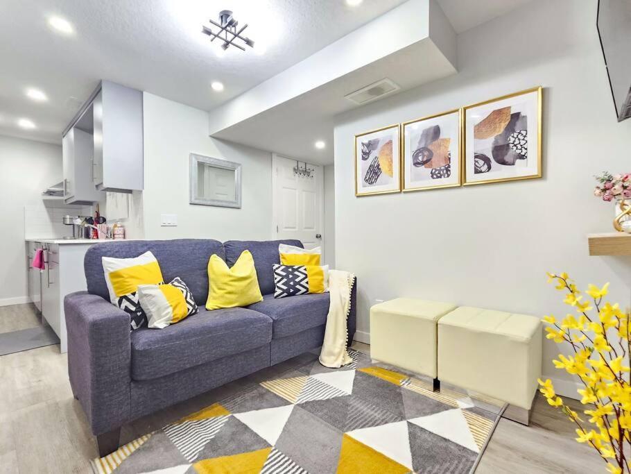 Cozy Suites In Calgary Area Balzac Esterno foto