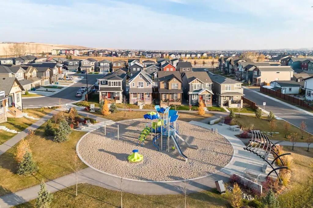 Cozy Suites In Calgary Area Balzac Esterno foto